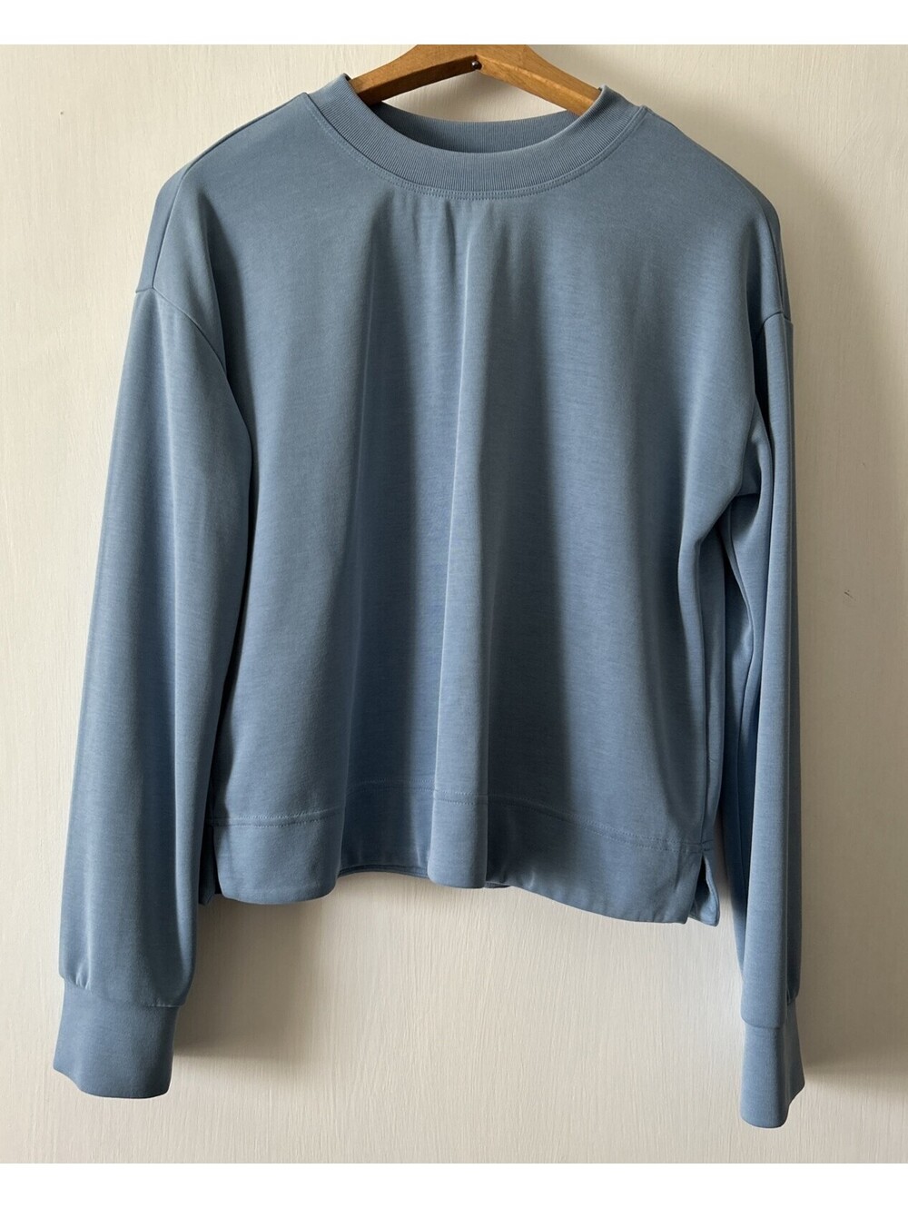 Athleta Womens Blue Long Sleeve Crew Neck Pullover Sweatshirt Size Small